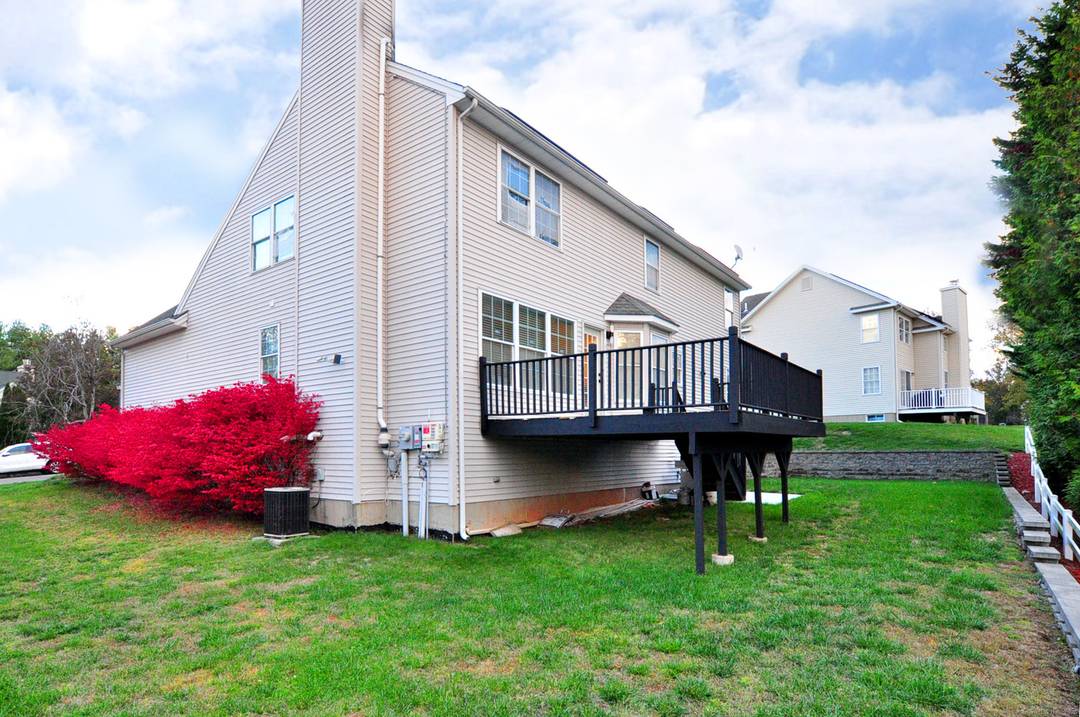 Beautifully Updated Colonial on a Peaceful Cul de Sac !