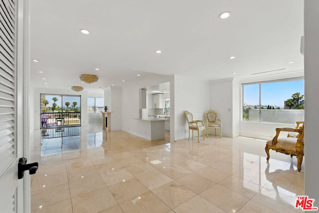 321  N Oakhurst Dr 3BR Beverly Hills Post Office | B.H.P.O. La