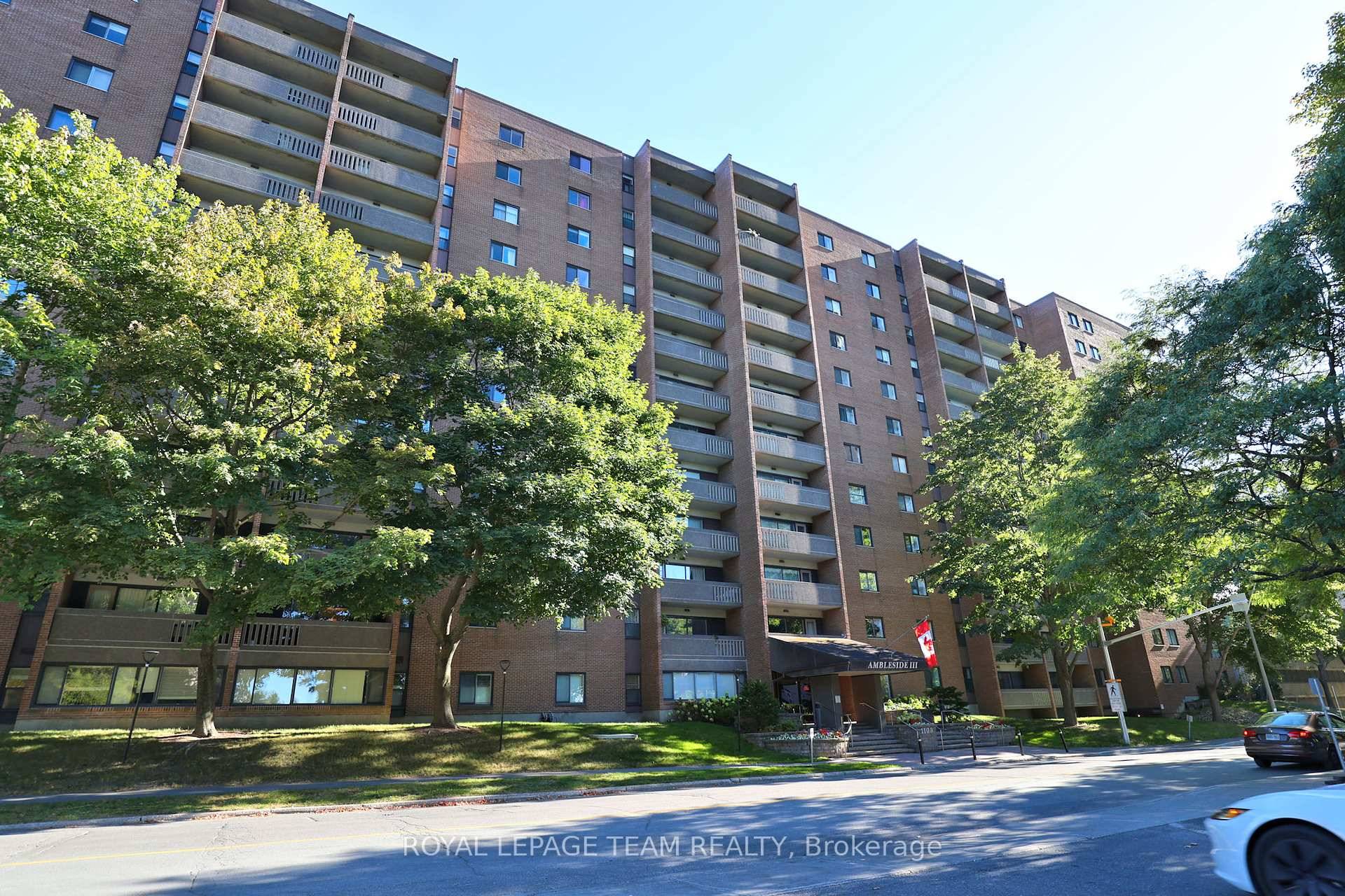 Fantastic move in ready renovated 2 bedroom apartment with modern finishes amp ; a private balcony with views of the Ottawa River amp ; Gatineau Hills.