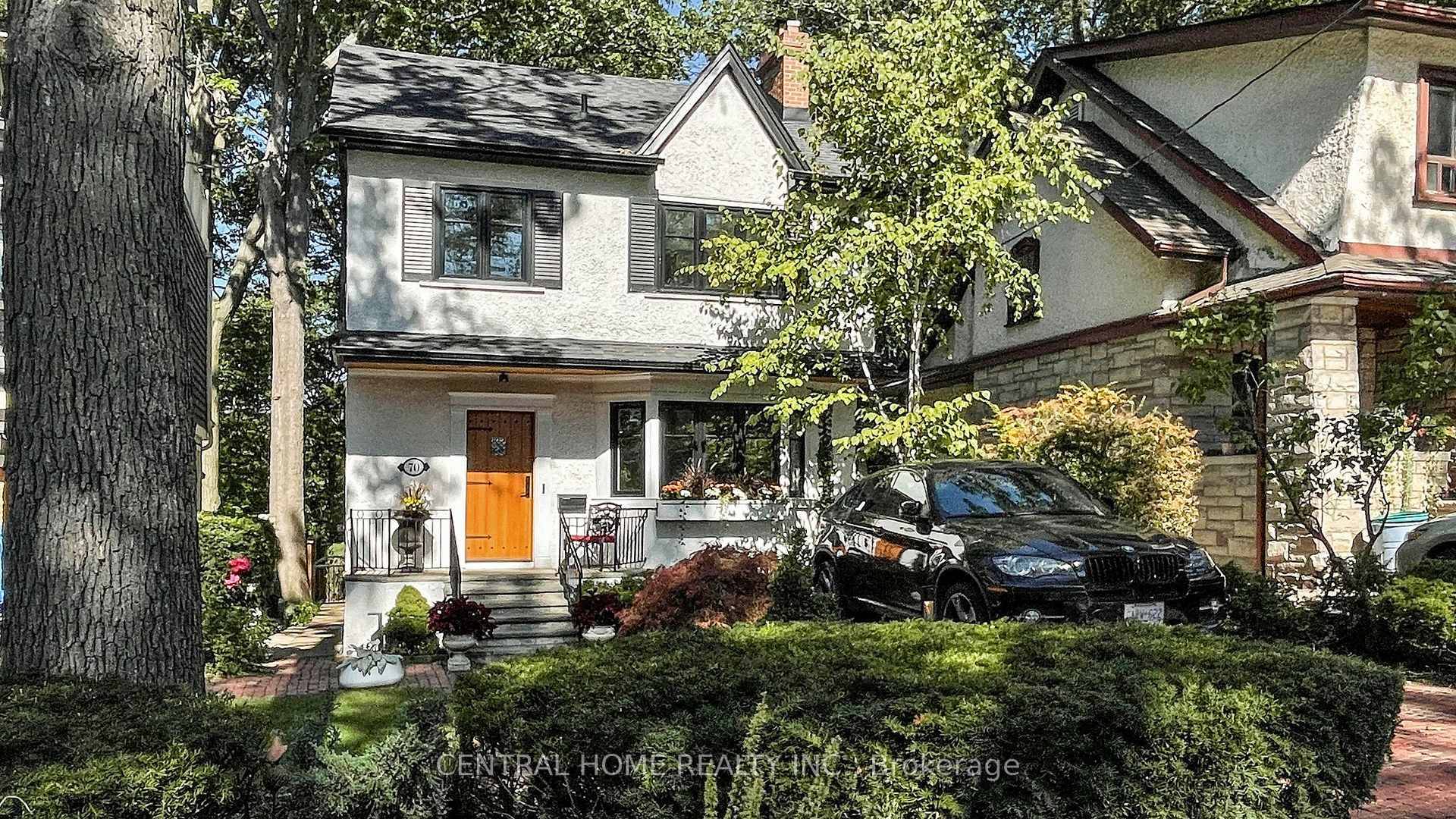 True Beaches Living, Fully Furnished Executive On Rare Cobblestone Tree Lined Street.