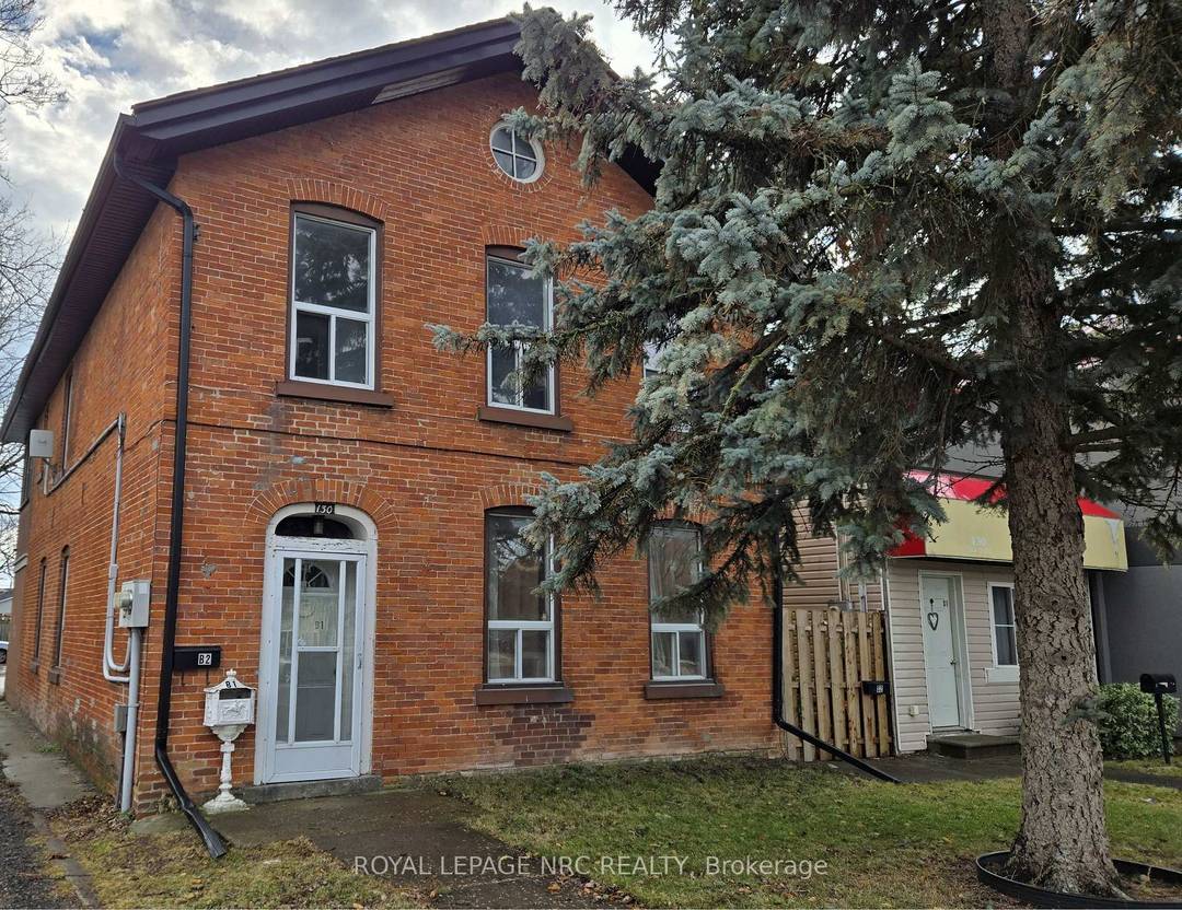 Now here is a lovely second story apartment that is carpet free, 3 bedroom right on Main St.