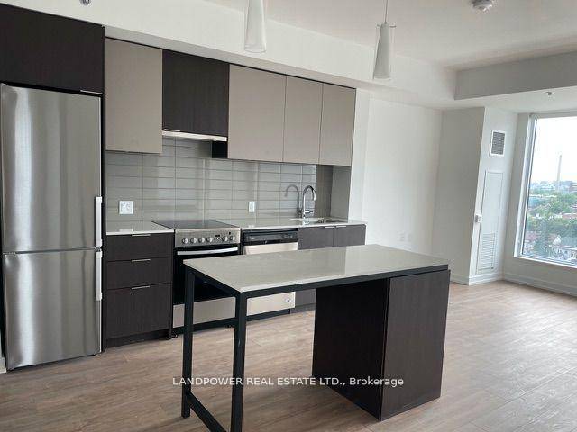 Location ! Steps To U Of T Campus, 3 Bedroom, 2 Bathroom, Bright amp ; Spacious, Functional Layout, 9' Ceiling, Modern Kitchen With S S Appliances, Island Table With B ...