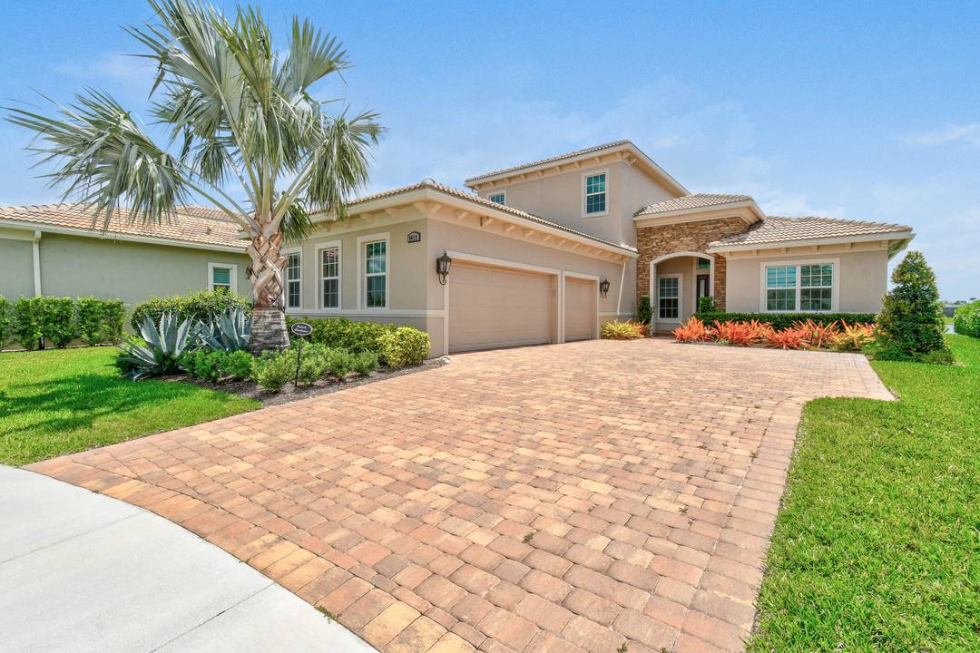 Better than new ! Available to rent now, this 4 BR 4.