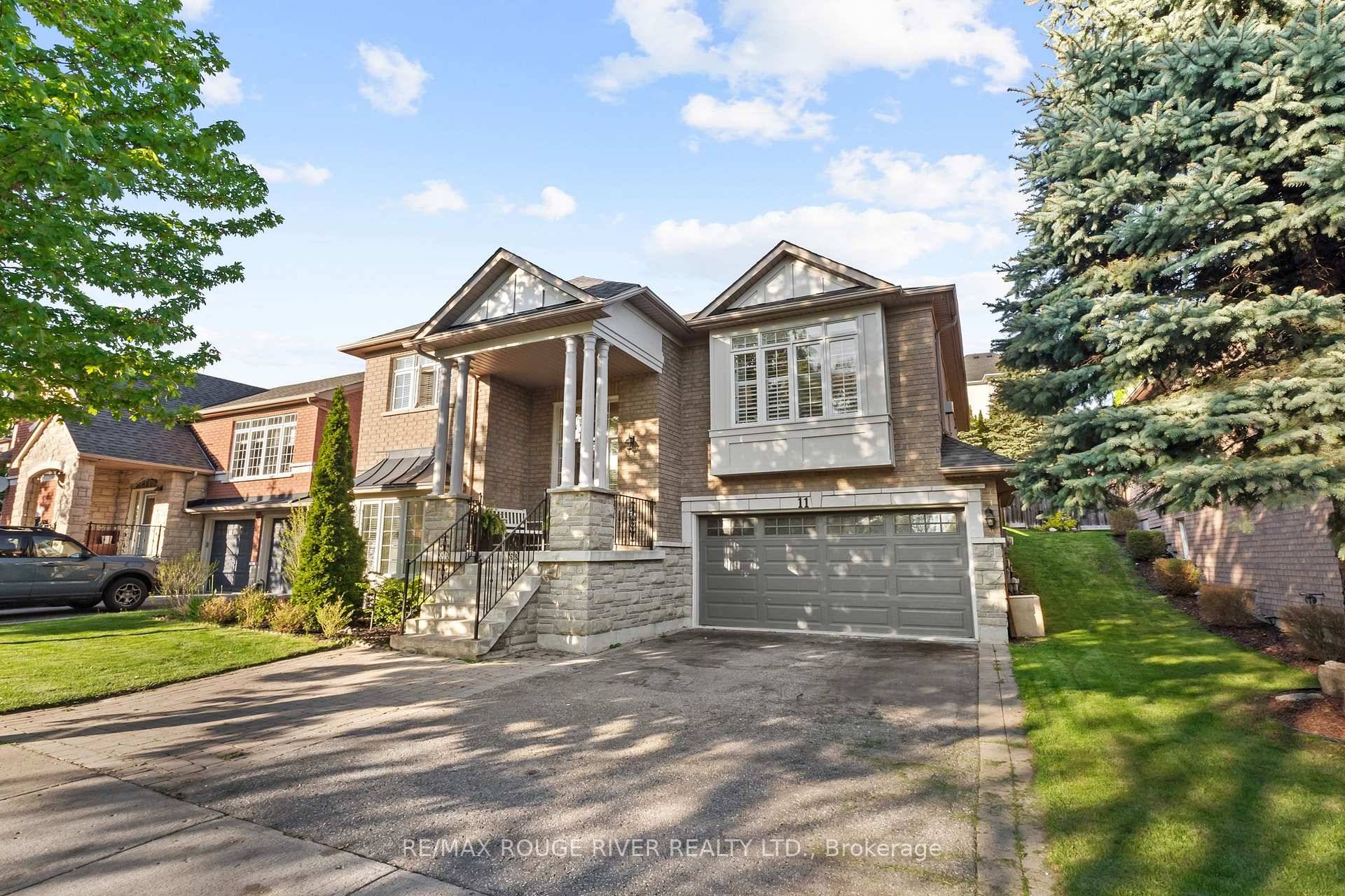 Welcome to your dream home in one of Whitbys most sought after communities Williamsburg !