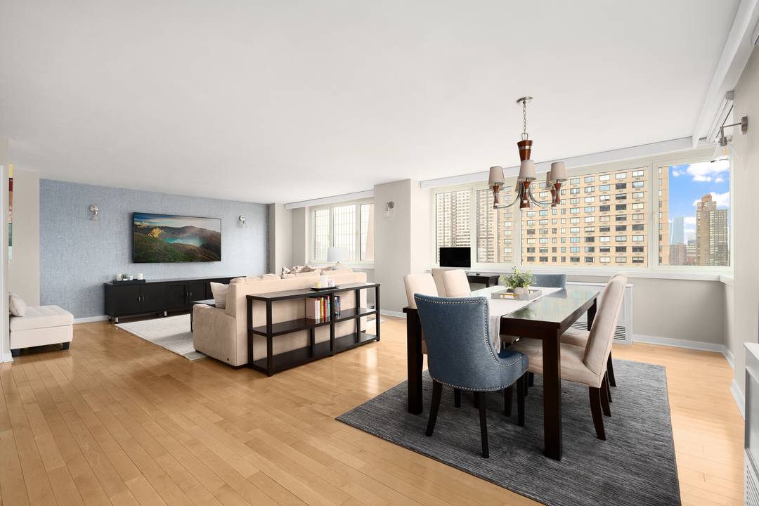 GORGEOUS XXX MINT 2 BEDROOM 2.
