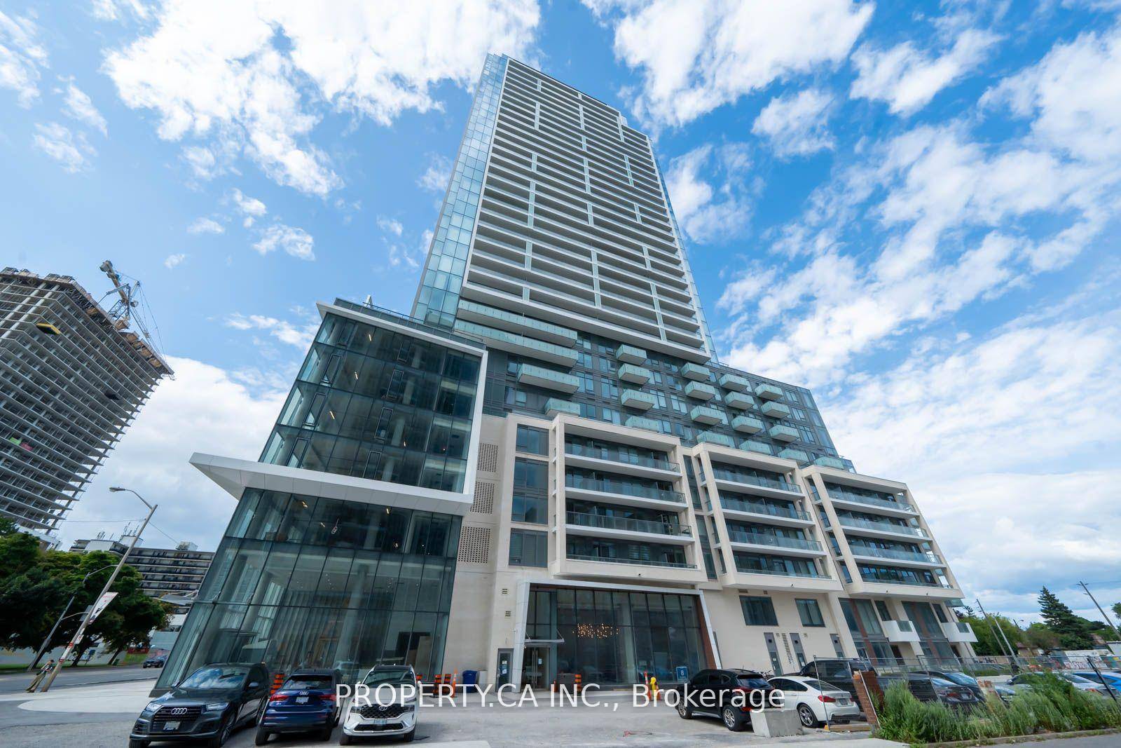Beautiful Spacious 1 Den With 2 Full Bathrooms at Yonge amp ; Finch, In The M2M Condos.