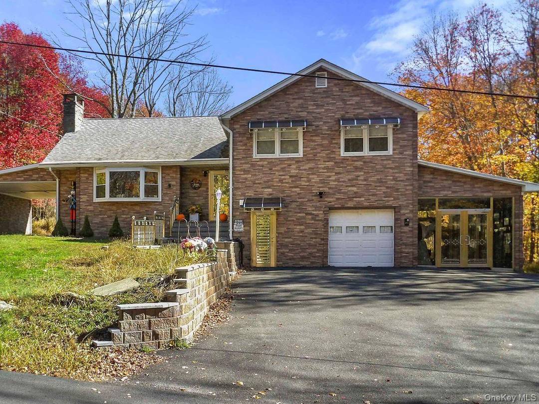 Modern Split Level Home Located in the Hamlet of White Lake NY ; 3 BR, 2 BA 2.