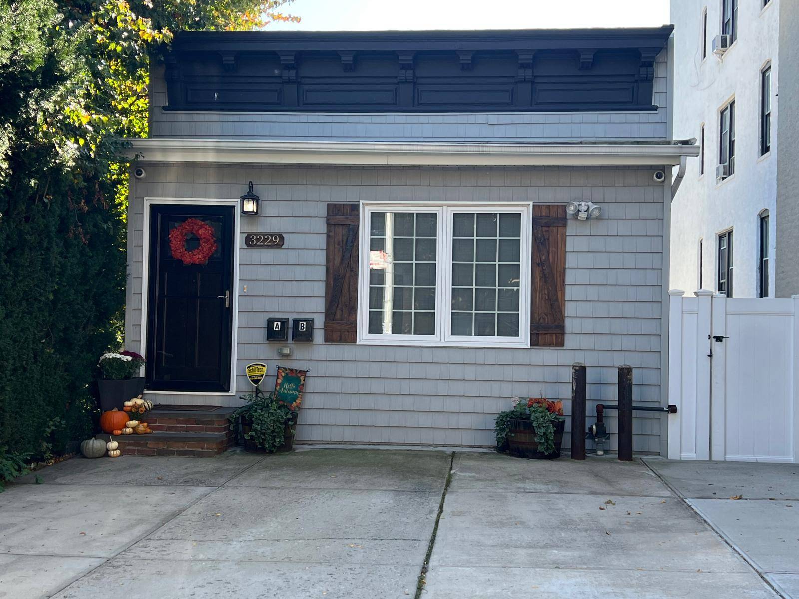 Stylish Living in the Heart of Astoria !
