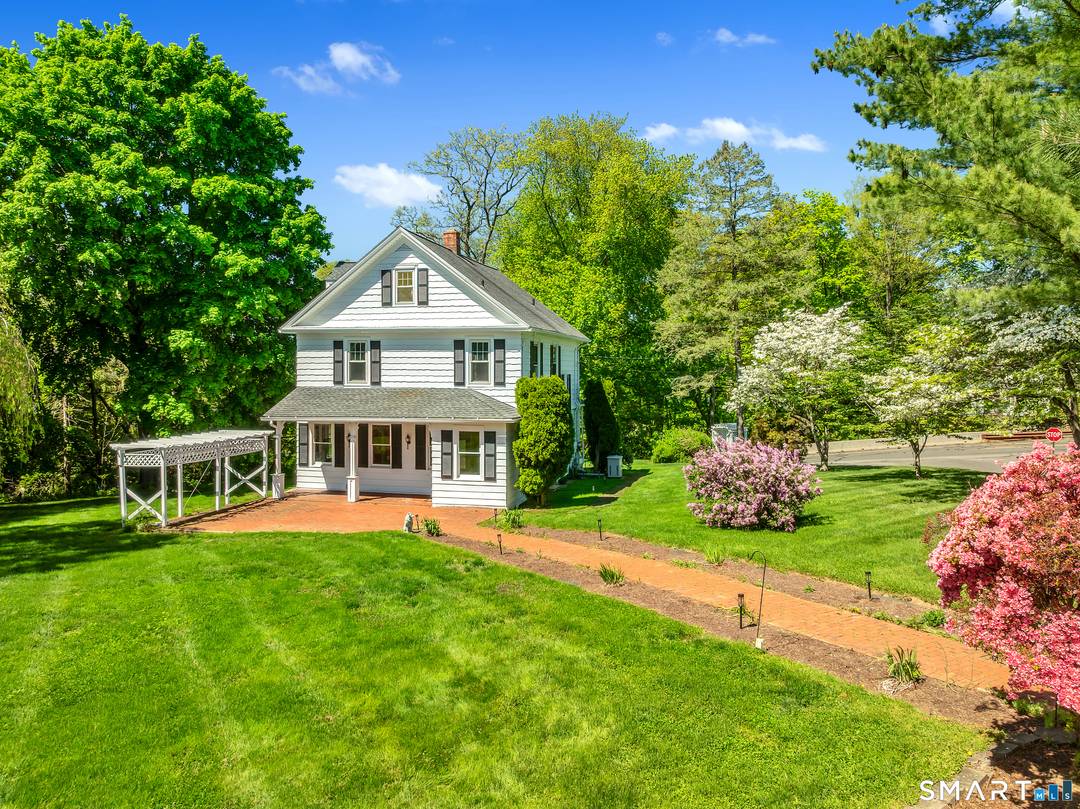 286 Daniels Farm Rd is the kind of property that makes people slow down when they drive by.