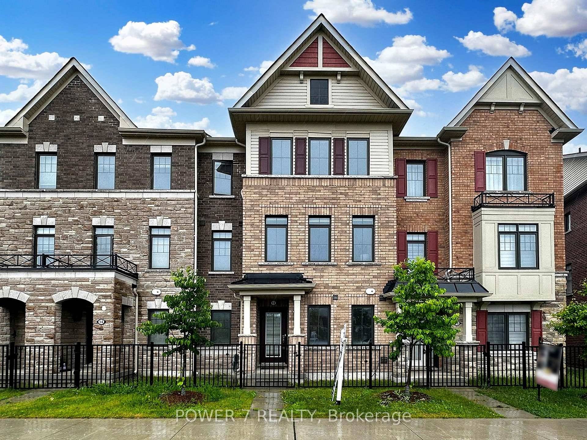 5 Year New 3 1 Bedroom Freehold Townhouse On A Premium Park Facing Lot.