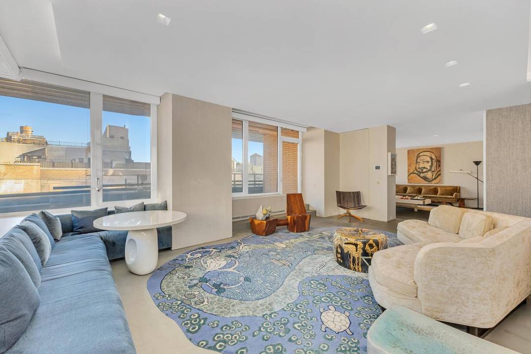 A rare contemporary duplex condominium offering four bedrooms, a fifth en suite staff quarters, and five bathrooms, located along Museum Mile and defined by scale, architectural presence, and an extraordinary ...