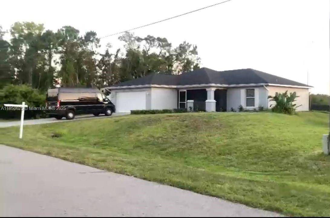 Spacious property featuring a main residence with 4 bedrooms and 4 bathrooms, plus two independent efficiency units ideal for rental income or guest accommodations.