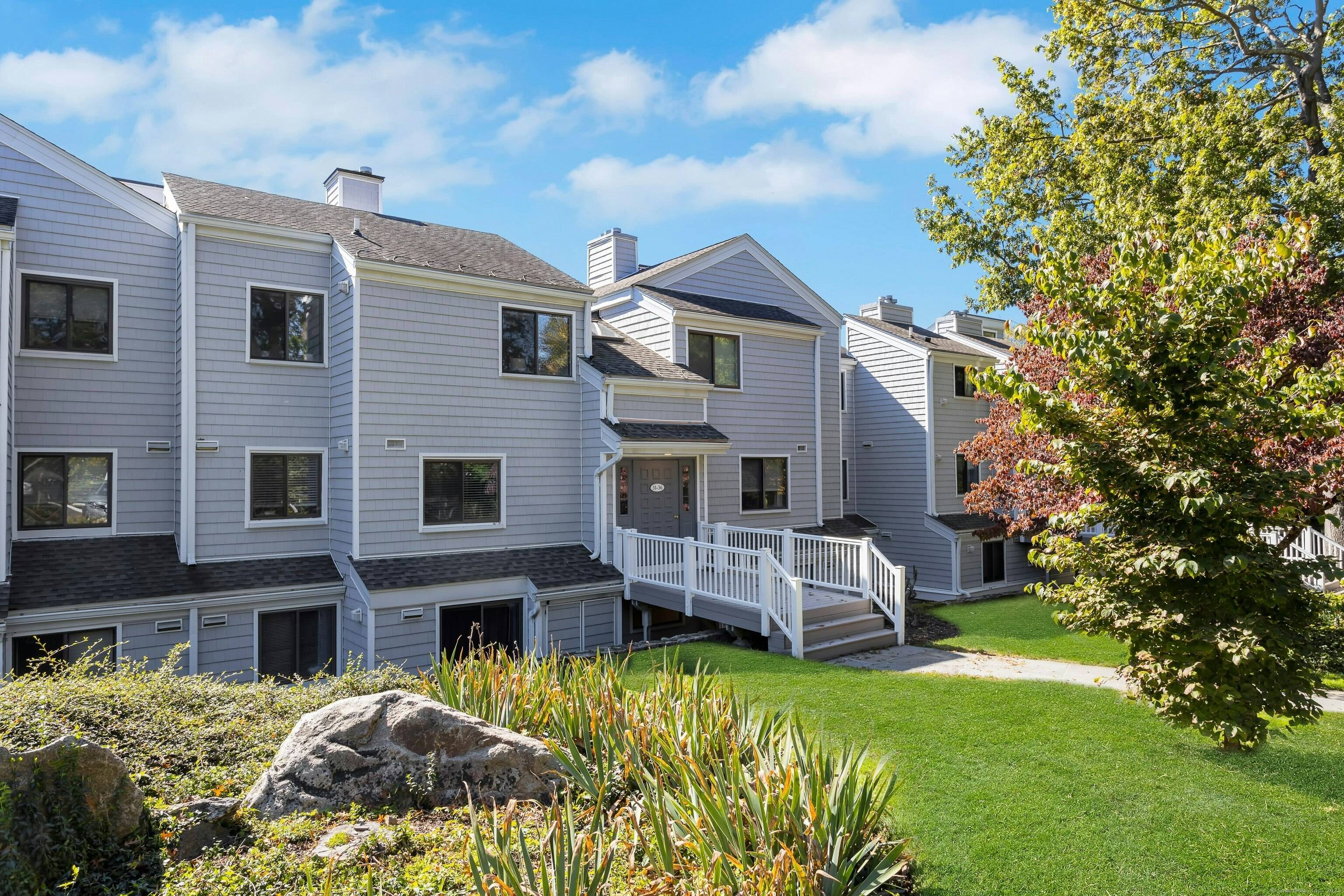 If you'd like to put a smile on your face every time you walk though your front door this may be the condo for you.
