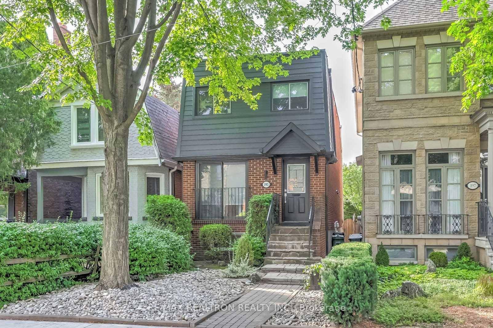 Aaa Location At Yonge Lawrence Gorgeous Executive Rental Contemporary Clean Line Design With Open Concept Main Floor Features Over Sized Great Room.