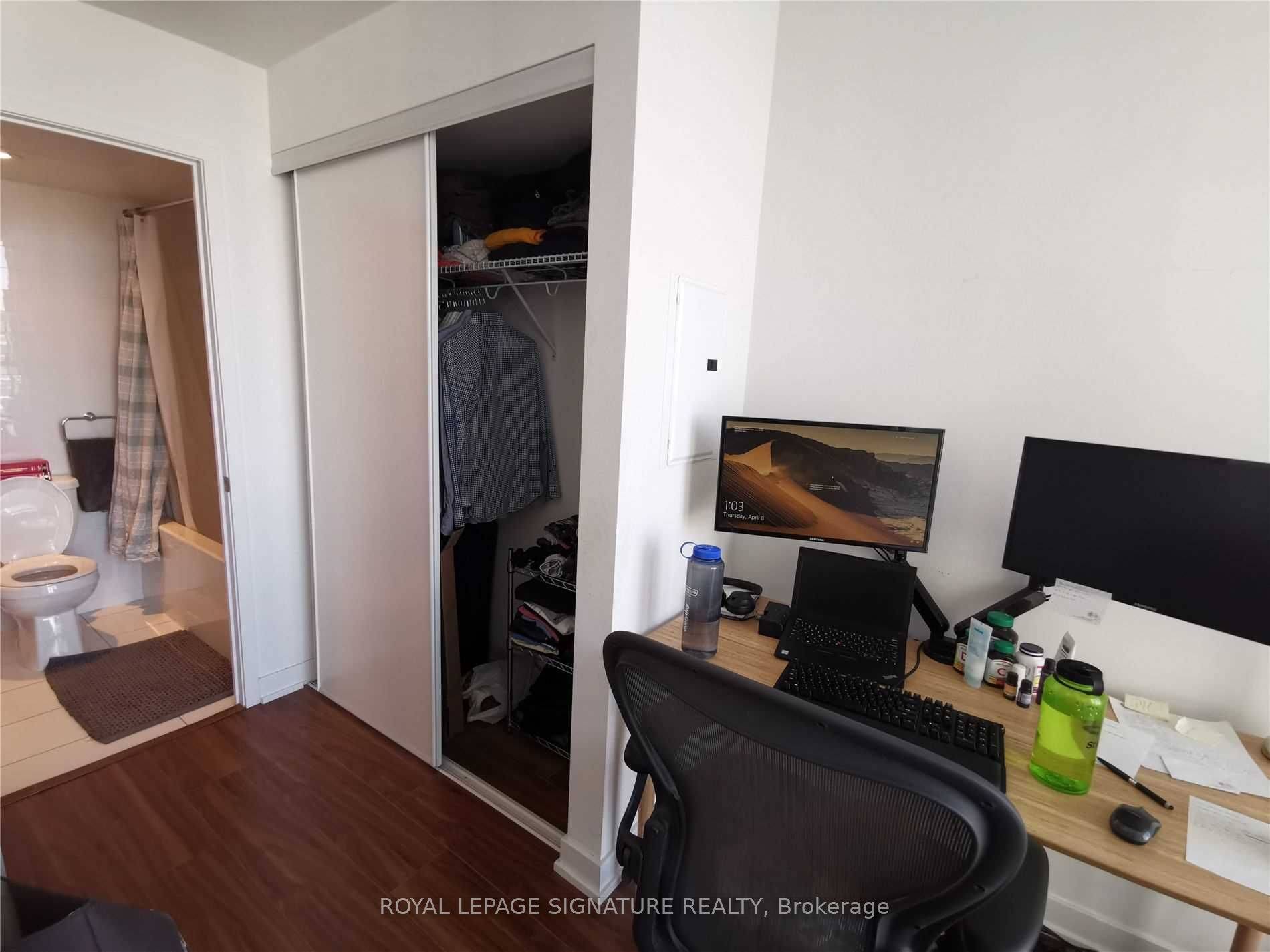 Few Yrs New Luxury Condo Next To Park Library, Steps To Lake, Ttc At Door Steps To Union Station Bathurst North 24 7 Concierge, Excellent Amenities Indoor Pool, Gym, Party ...