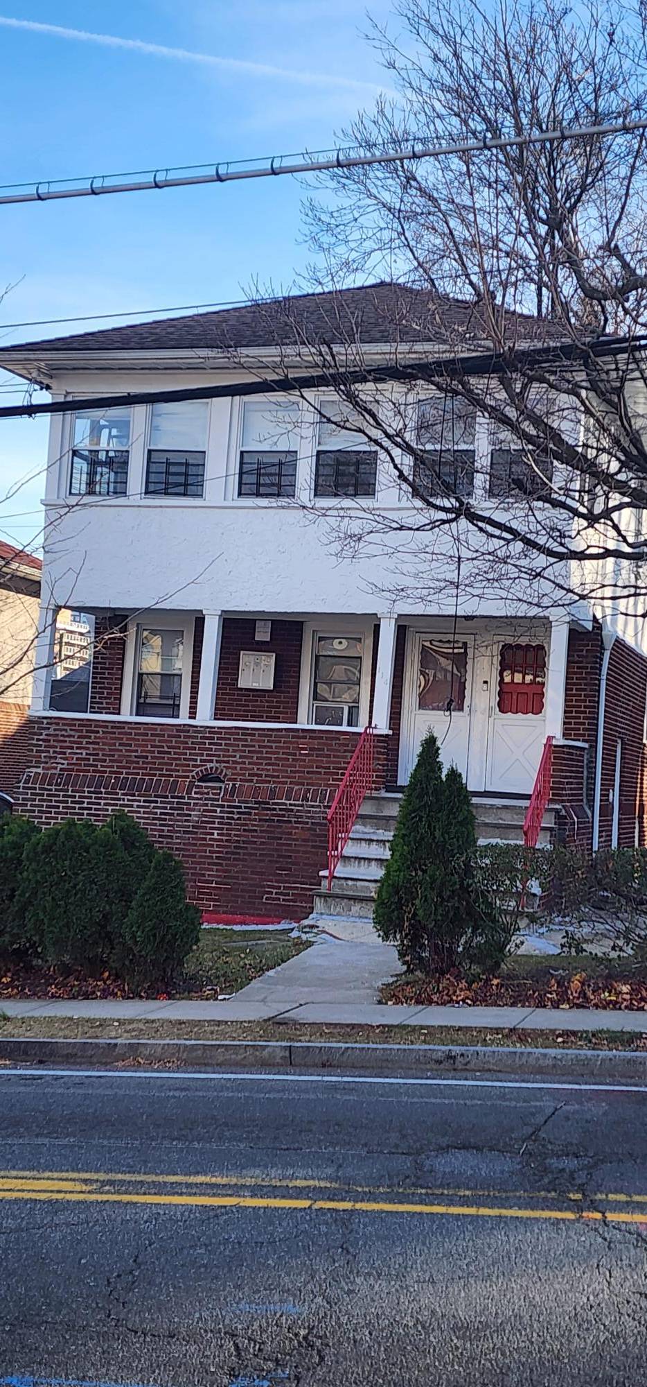 Three 3 bedrooms and 1 bathroom apartments.