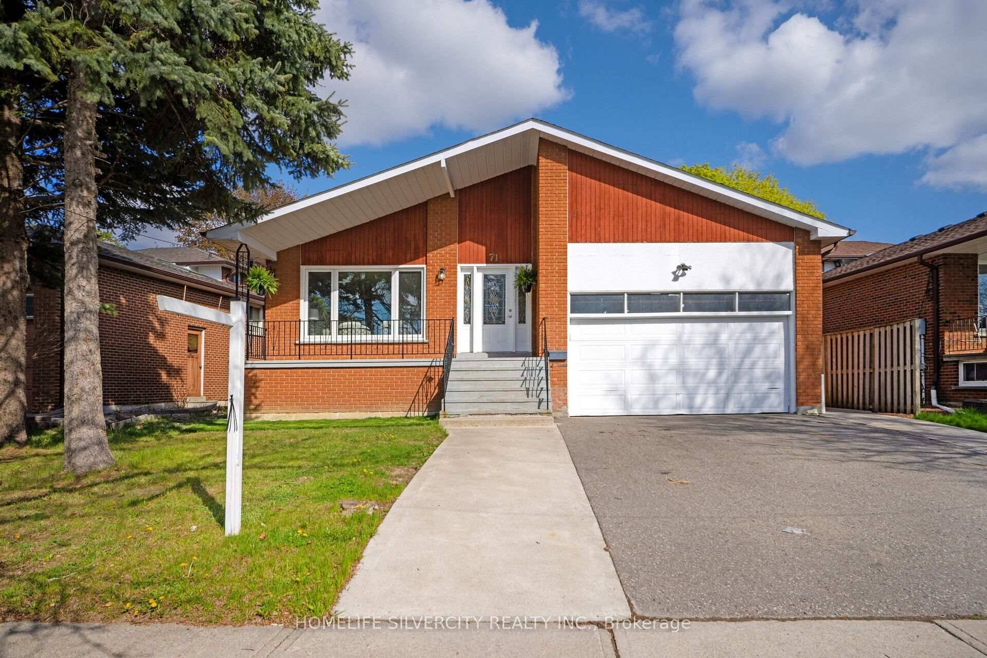 Welcome to 71 Massey St, Brampton a spacious and fully upgraded 5 level detached back split on a premium 59.