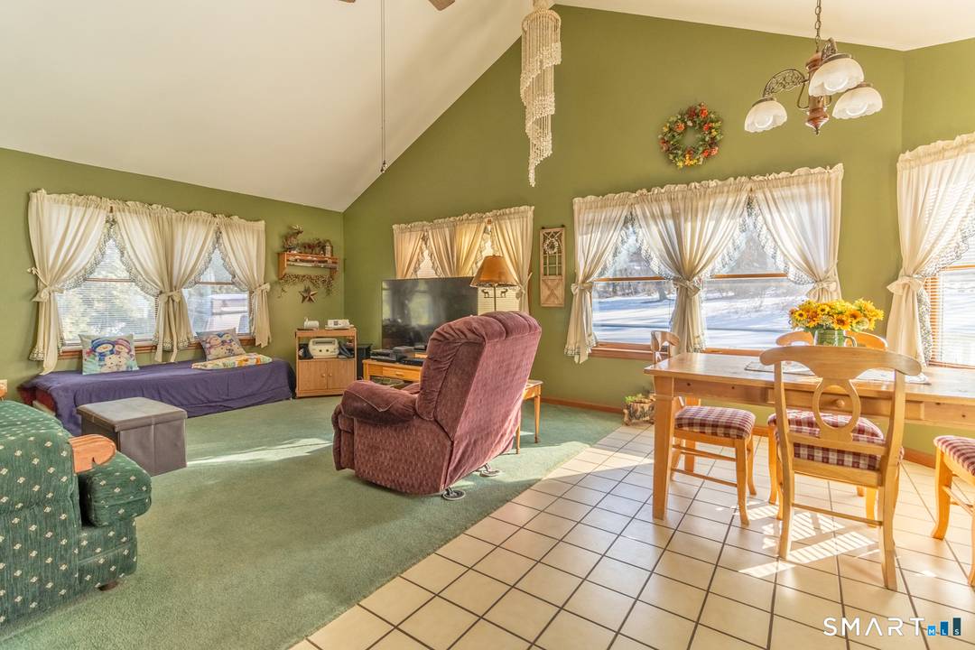 Set on a generous 1. 2 acre lot in Portland, this expansive ranch offers an incredible amount of space and potential for someone ready to bring their vision to life.