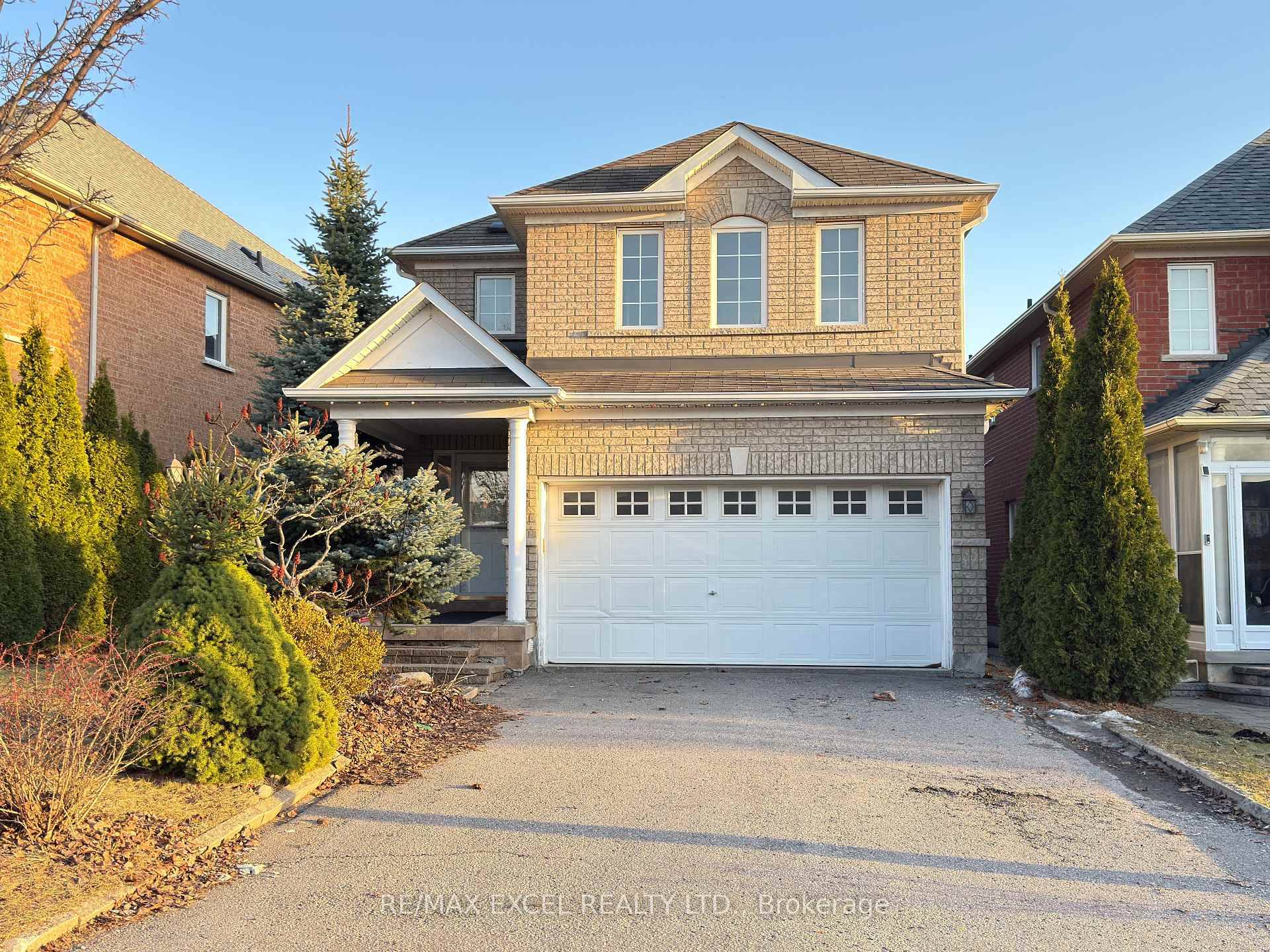 Stunning Home in Rouge Woods Community !