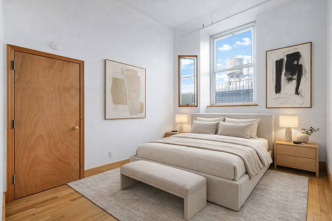 INVESTOR FRIENDLY SOHO LOFT 565 Broadway, 6W presents a rare opportunity to acquire an authentic loft in one of Soho's most iconic cast iron cooperative buildings, ideally positioned on the ...