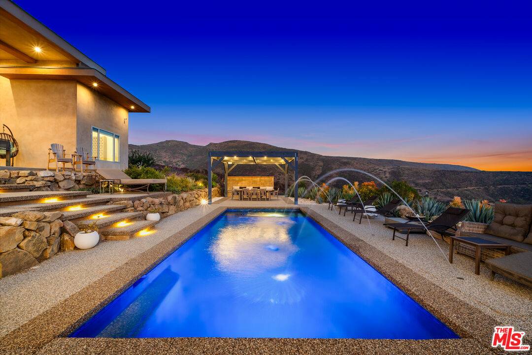 10715   Yerba Buena Rd 3BR Malibu La