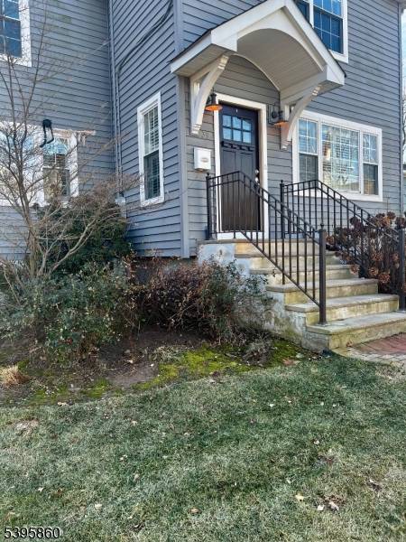 Welcome to 39 Gray Street your next home sweet home !