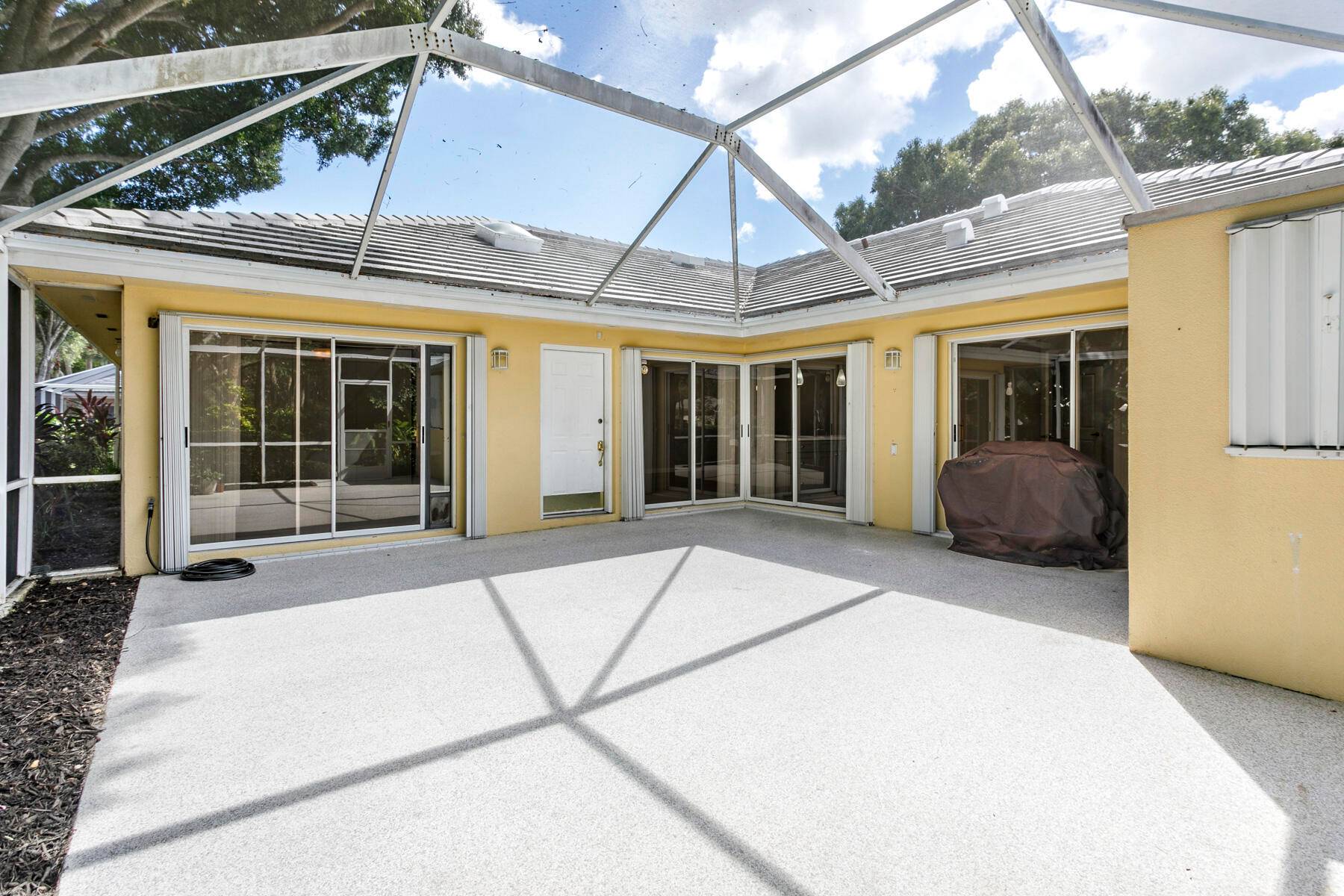Welcome to 2901 Lakemont Ct.
