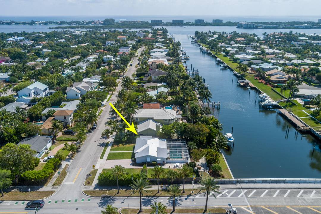 Amazing deal on a waterfront pool home available for lease in SoSo !