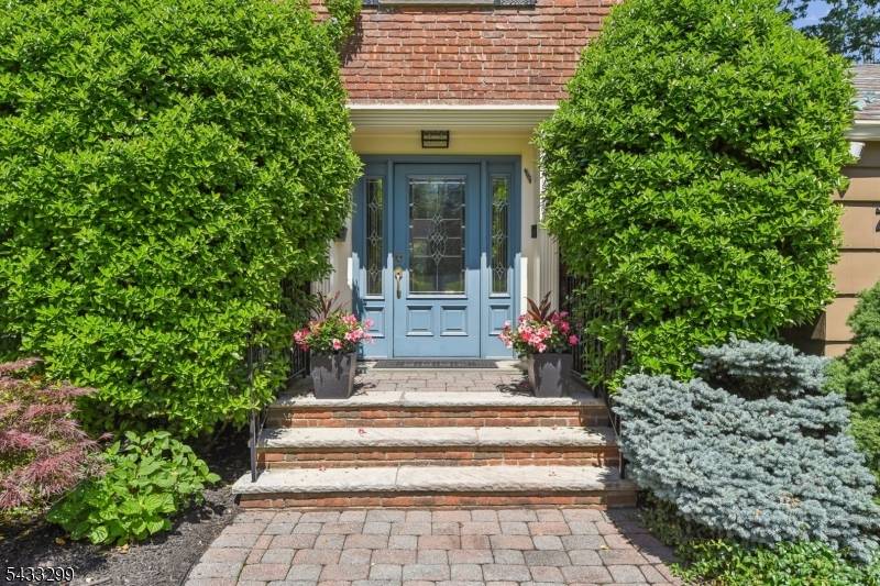Elegant Colonial Retreat for Lease in South Orange.