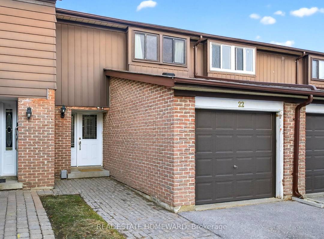 A Unique opportunity to own a spacious, well maintained and laid out Townhouse.