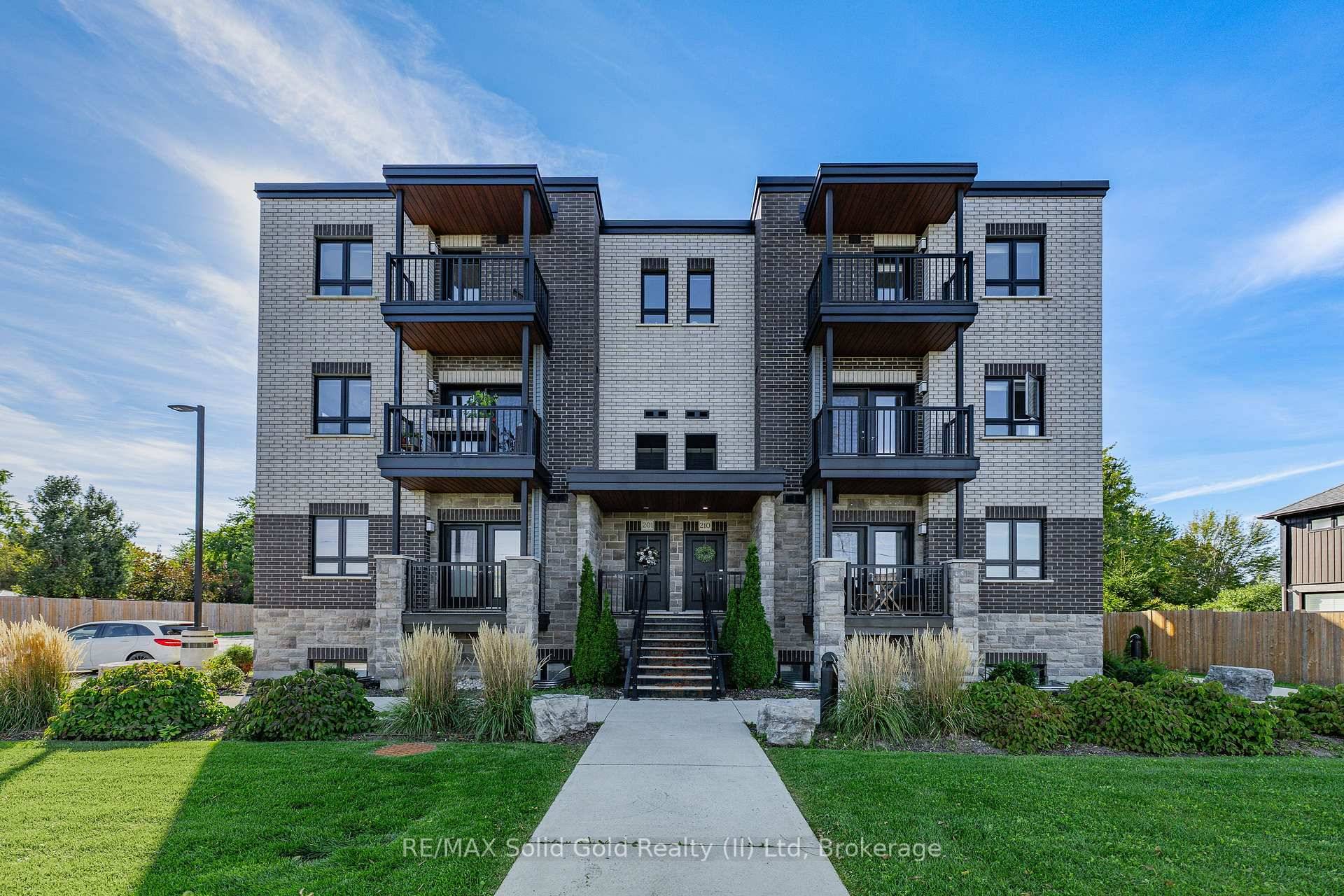 Welcome to the Blackbridge Silverheights area of Hespeler !