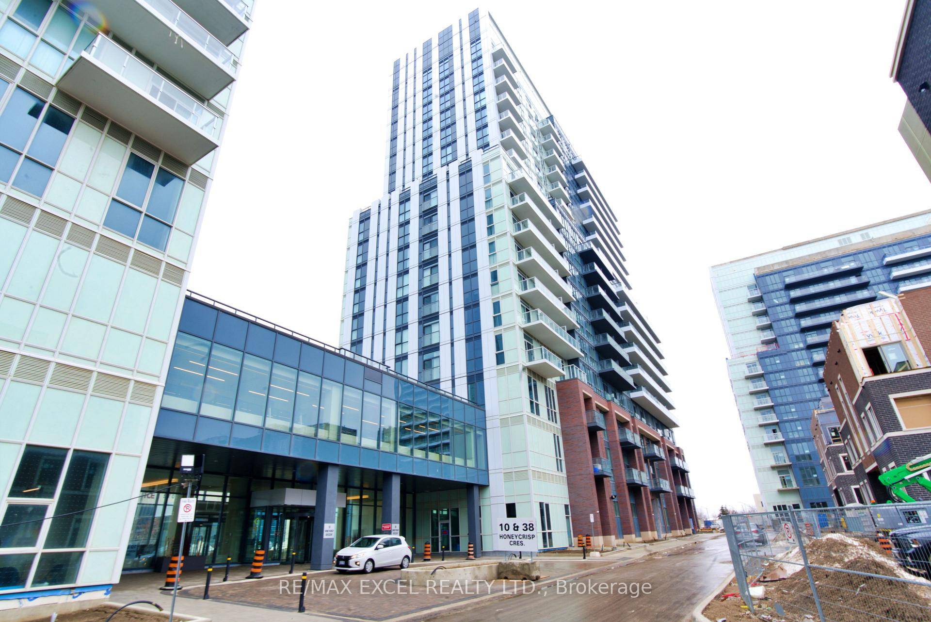 Beautiful 2 Years Old 1 Bedroom Condo, By Menkes, Next To Ikea, Minutes To TTC Subway, Viva Bus, Vaughan Metropolitan Centre, Hwy 400 407 And 7, Shopping Mall, And York ...