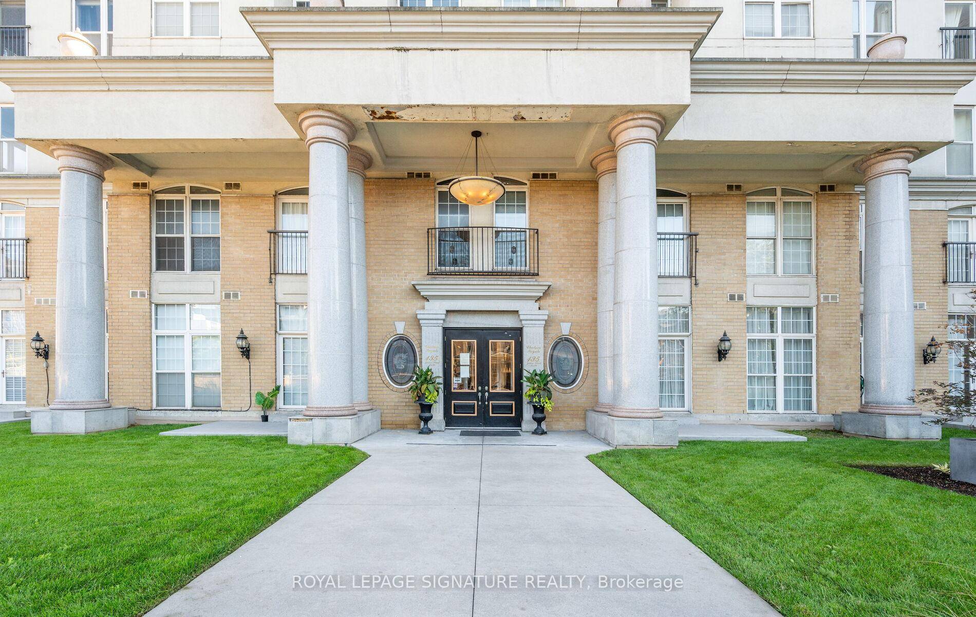 Welcome to Chateau Royal, where urban sophistication meets comfort in the heart of Hamilton.