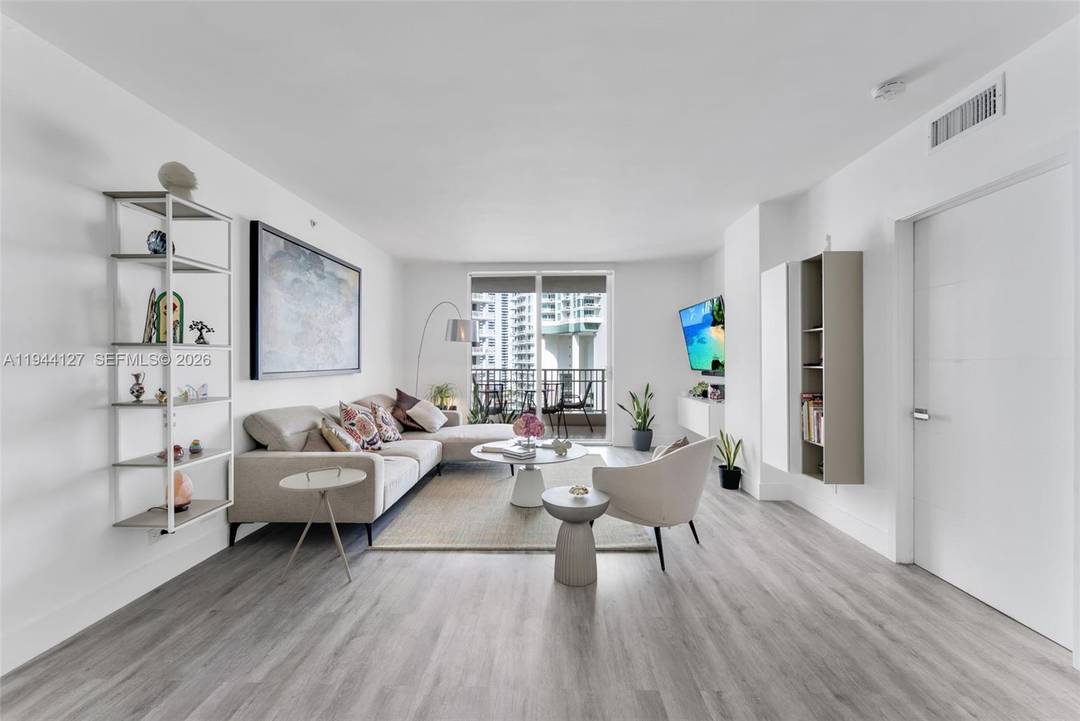 Beautifully remodeled 2 bedroom, 2.