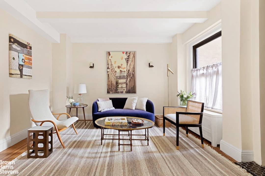A block from Central Park in the heart of the Upper West Side, this charming one bedroom co op offers a fully renovated kitchen and bathroom, a king size bedroom, ...