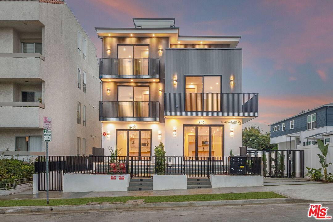 1649 Selby Ave 4BR Westwood La