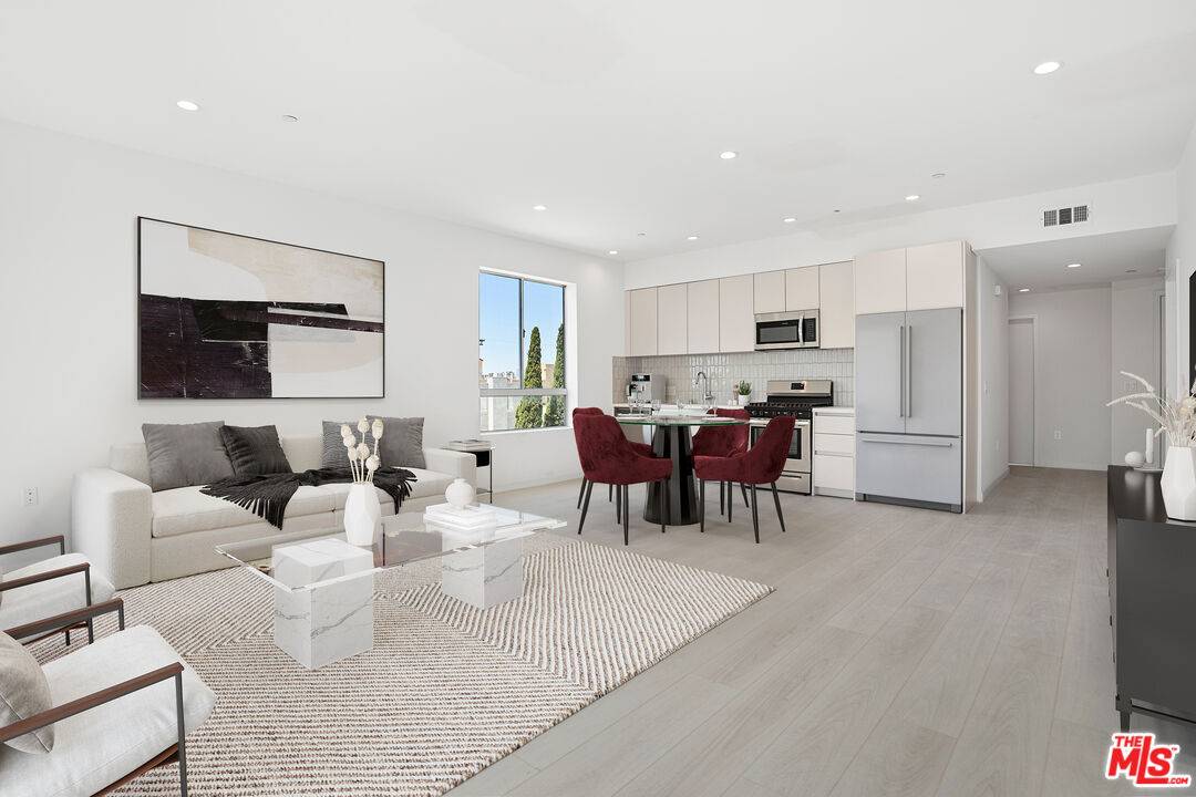 11727 Kiowa Ave 3BR Brentwood La