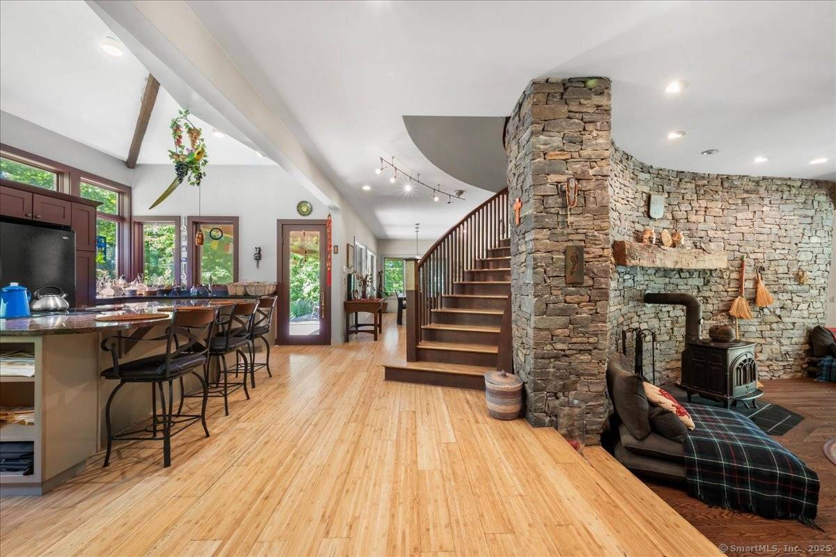 Property Highlights 3 Bedrooms 3.