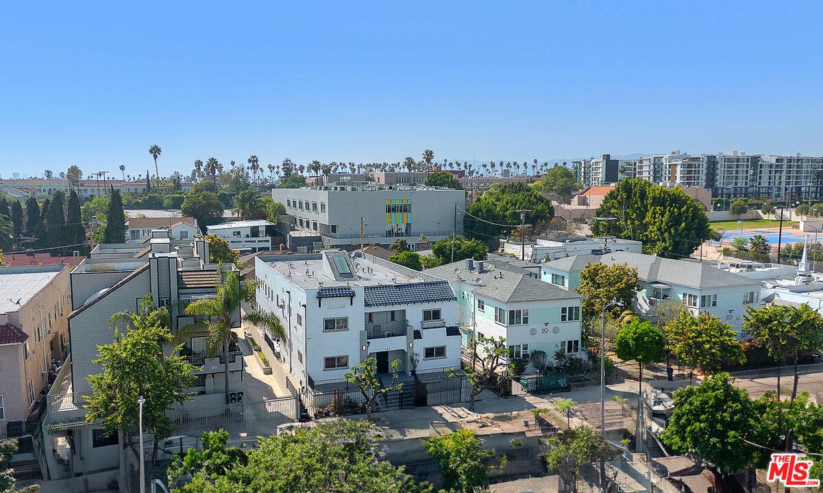 123  S Westmoreland Ave Mid Wilshire La