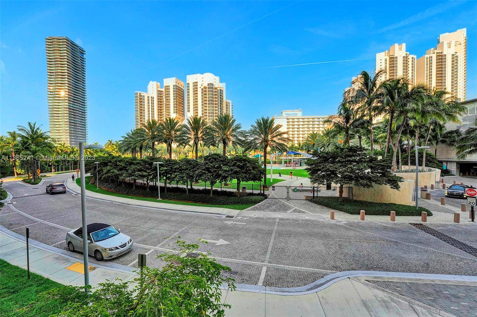 BEAUTIFUL 1 BEDROOM APARTMENT WITH EXTRA LARGE BALCONY FACING HERITAGE PARK, LOCATED ACROSS THE STREET FROM THE BEACH.