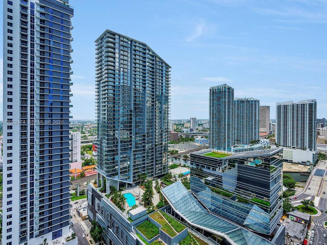 Stunning 2 bedroom, 2 bathroom residence nestled in the vibrant heart of Brickell.