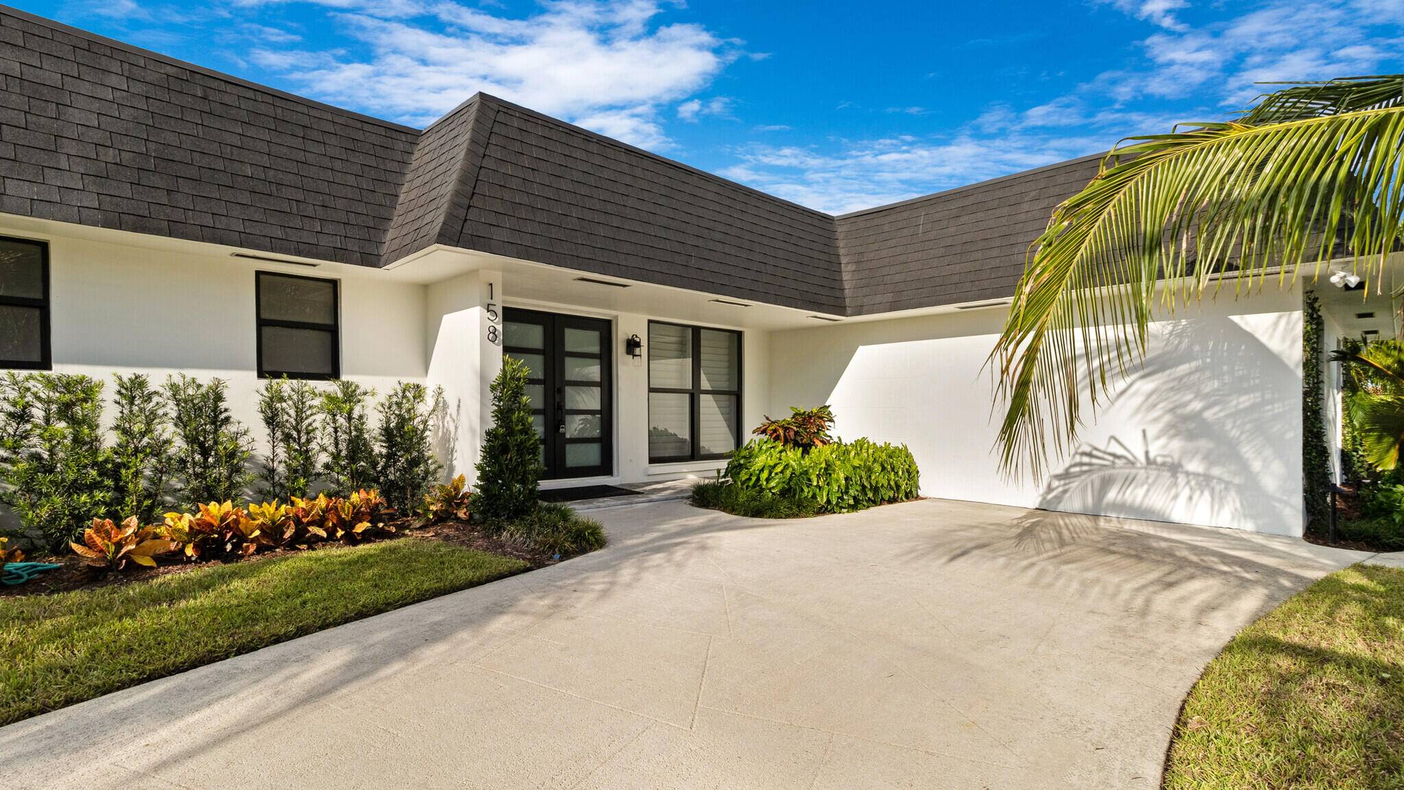 Seller is offering an interest rate BUYDOWN for 3 years !