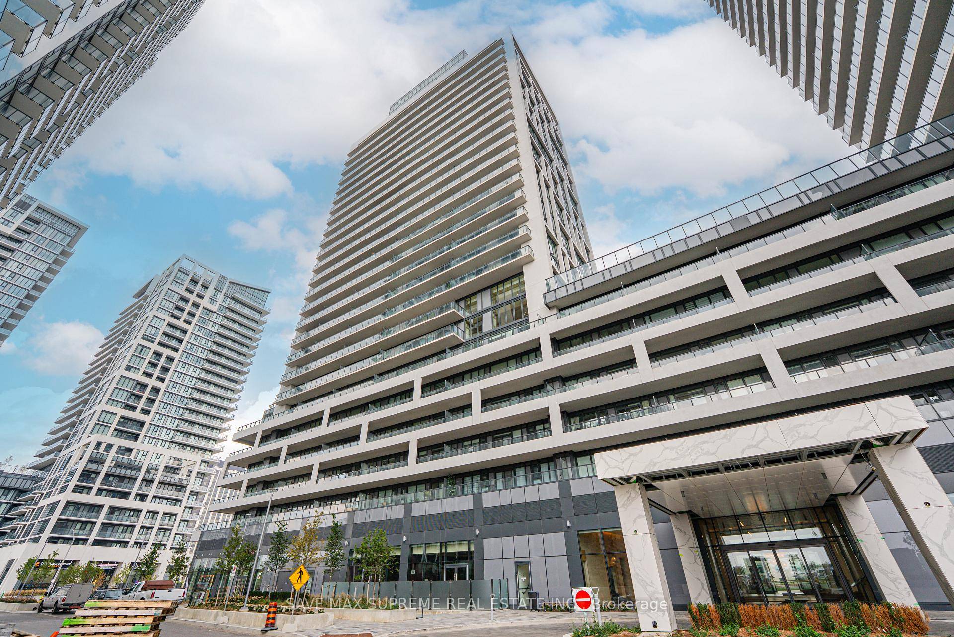 Welcome to this brand new 1 bedroom plus den condo at the highly anticipated Charisma Condominiums.