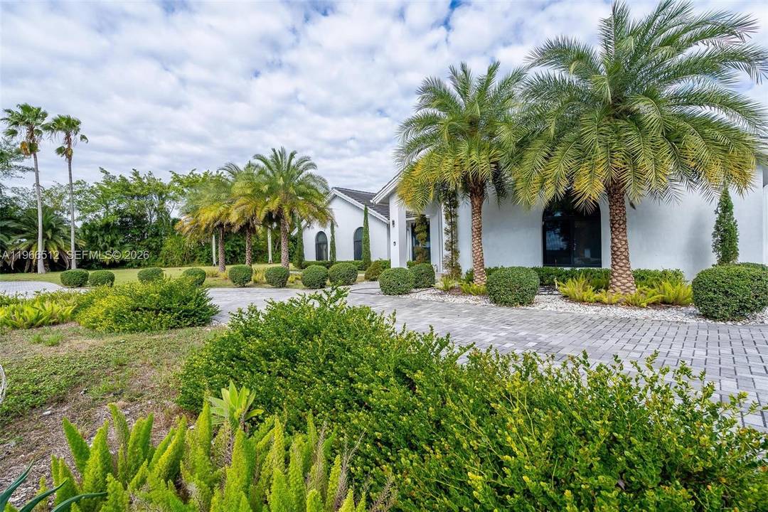Experience true fly in living at Lindbergh s Landing.