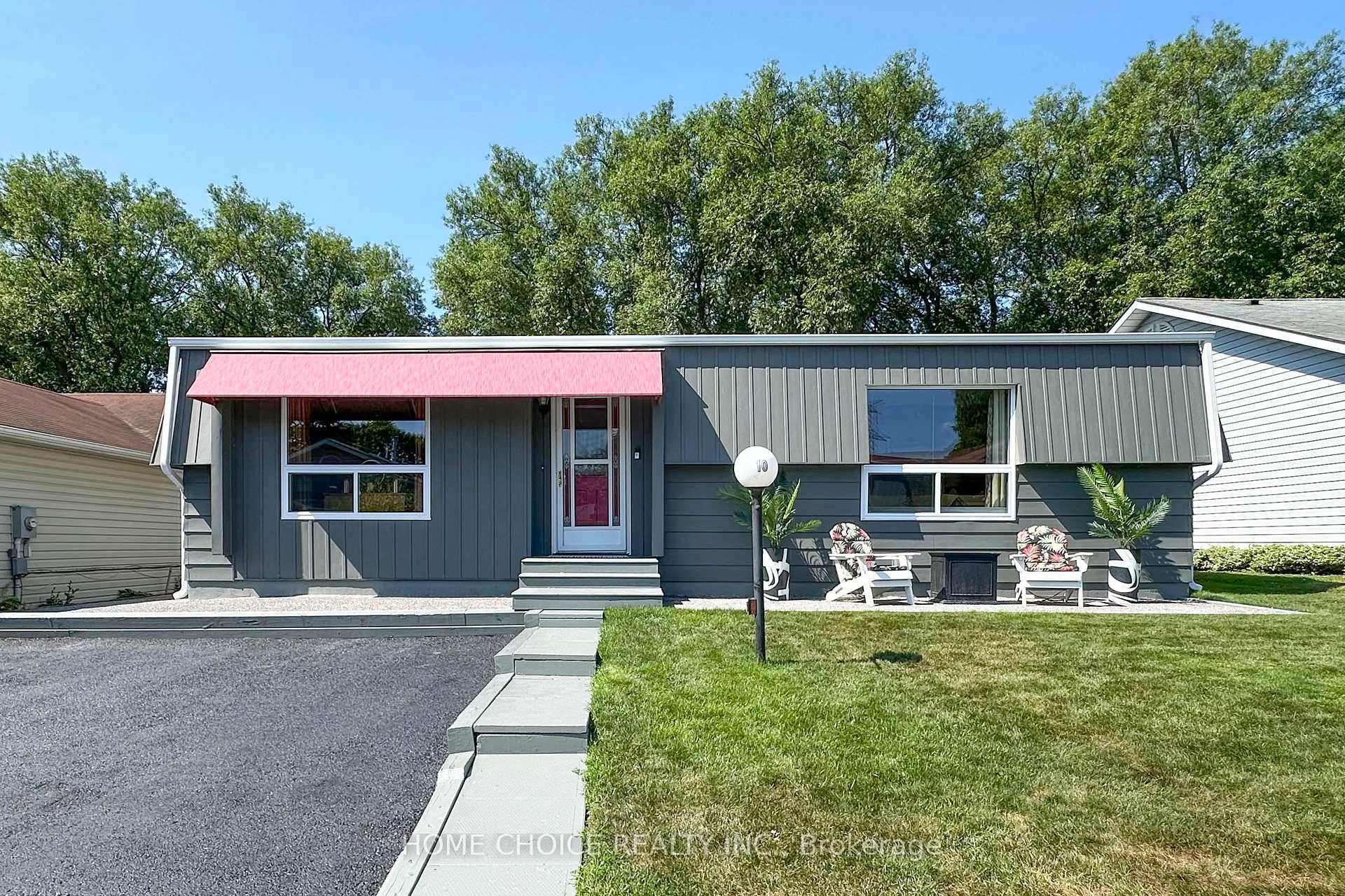 Charming Bungalow on a Ravine Lot in Wilmot Creek Adult Lifestyle Community.