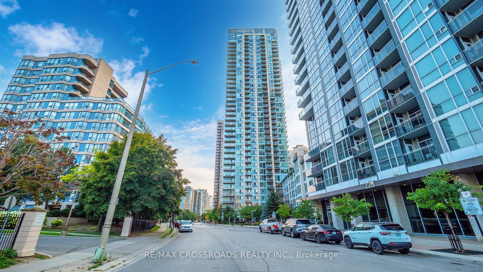 Spacious and immaculate one bedroom unit at the Solstice with high ceilings, a powder room, a private ensuite to go with a lovely layout perfect for any buyer looking to ...