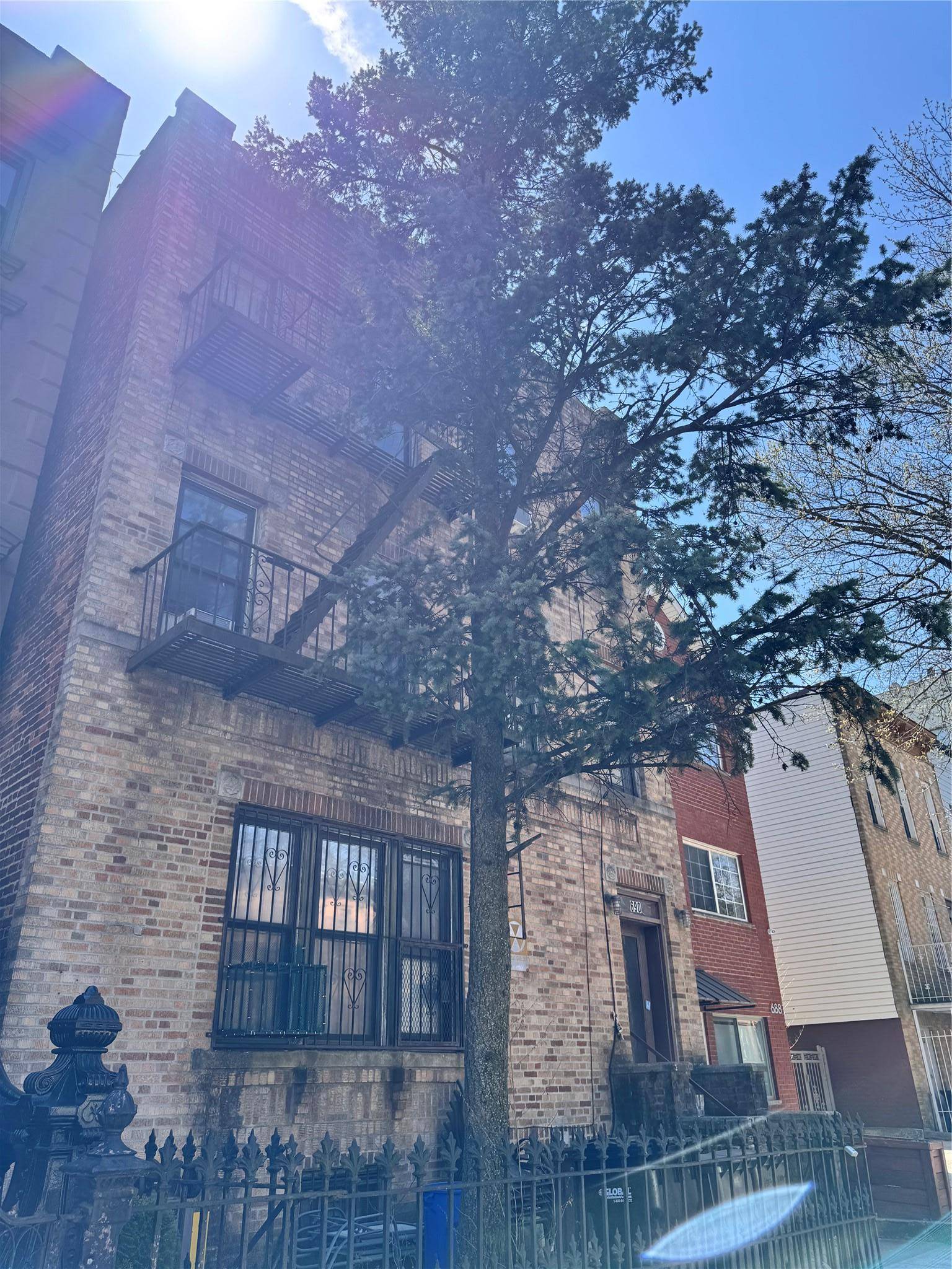 Located in the heart of Stuyvesant Heights, this classic six family building offers strong cash flow and value add potential.