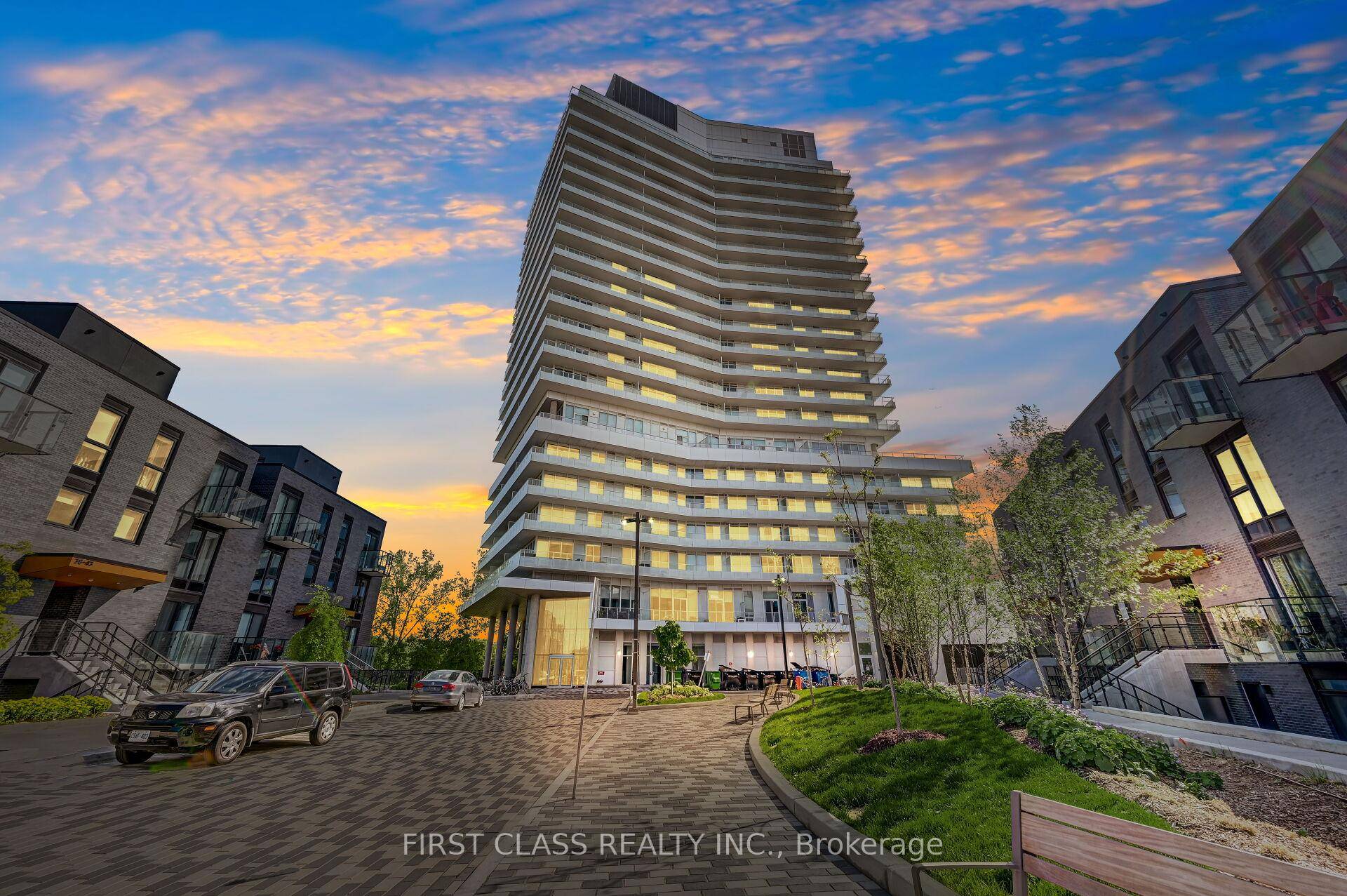 Executive 1, 383SQFT Corner Suite Boasting Unobstructed Wrap Around Views of Lambton Golf Course, Humber River Trails, and the Downtown Toronto Skyline.