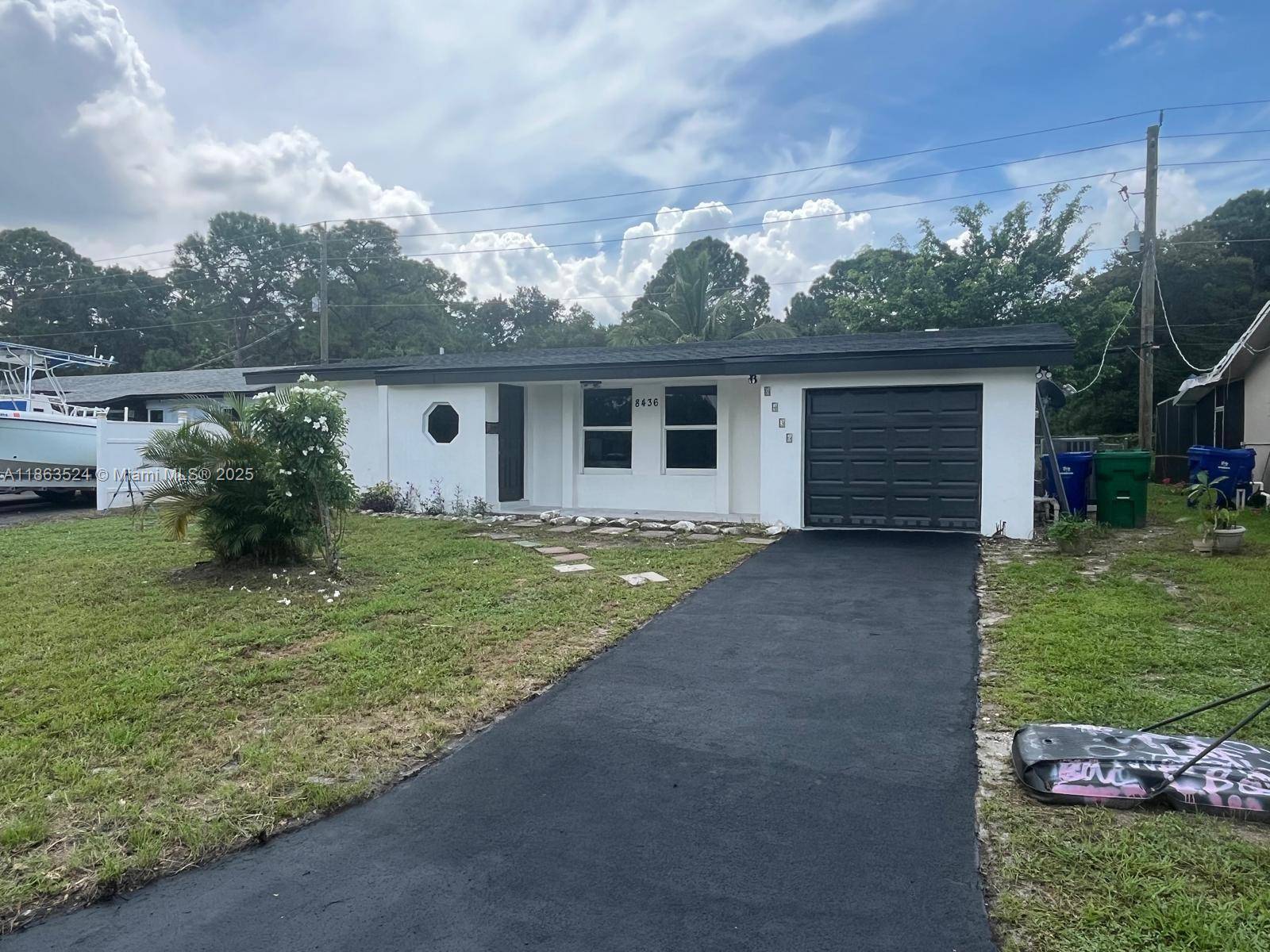 You want privacy in your Miramar home, with access to major streets like University Drive and Miramar Parkway !