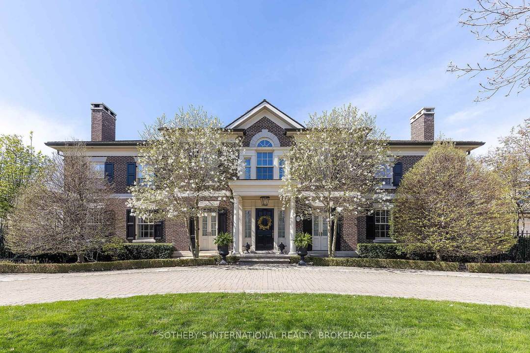 THE MOST PRESTIGIOUS HOME IN NIAGARA ON THE LAKE, this spectacular family estate in Old Towne, featured in Canadian House and Home has over 15, 000 sq ft of living ...
